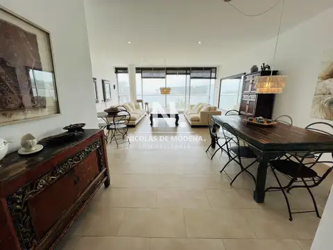 Departamento 4 ambientes con 5 baños