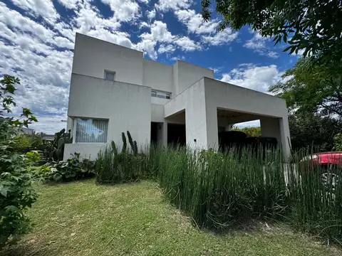 Casa en Venta en El Cantón - Barrio Puerto, USD 260.000