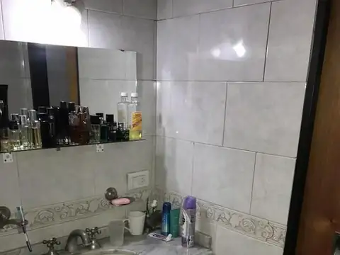 Casa en Alquiler con 3 cocheras