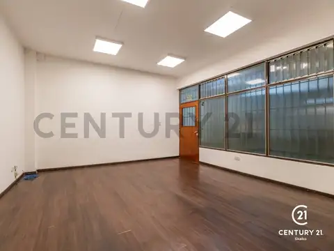 San Luis 900, Piso 1