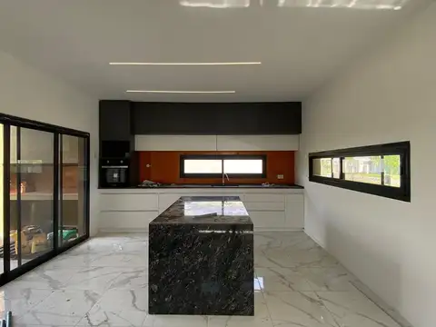 CASA EN VENTA A ESTRENAR BRISANOVA FINANCIADA