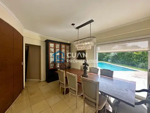Casa en Venta con 3 cocheras