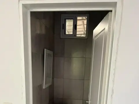 Galpon en Alquiler 8  mts Frente