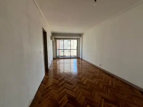 Alquiler Departamento Luminoso 3 Ambientes con Balcon, Monserrat CABA