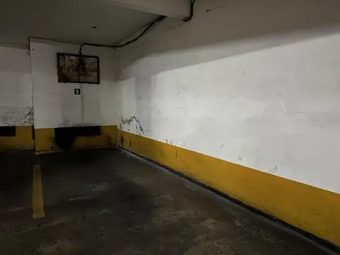 VENTA Cochera PB Centro Edificio Bocinas