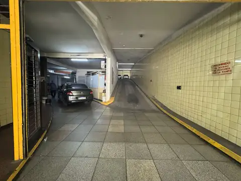 VENTA Cochera PB Centro Edificio Bocinas