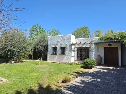 Casa en Venta con 2 cocheras