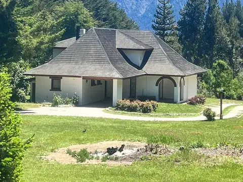 Casa en venta en San Carlos de Bariloche – Av. Bustillo km 23