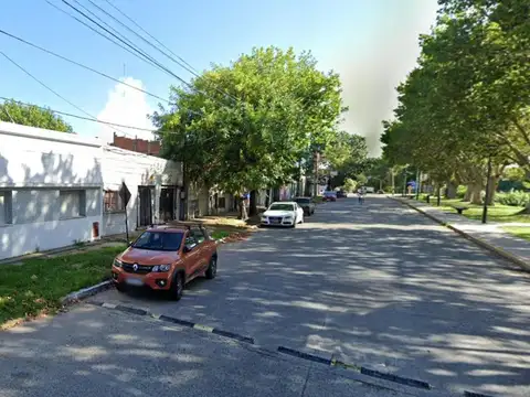 Garay e/ Italia y Ortiz de Rosas