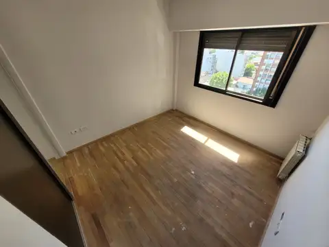 VENTA de departamento dos ambientes sobre Av. Mitre al 5.700