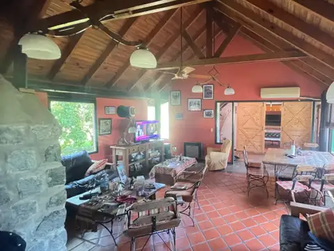 Los Robles y Los Alerces