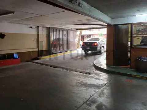 VENTA DE COCHERA FIJA EN ALMAGRO. EXCELENTE UBICACIÓN Y SEGURIDAD.