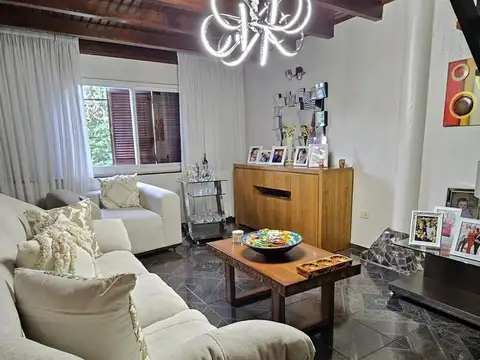 Departamento 2 Dormitorios -Duplex en  Planta alta - Vera Mujica al 1300