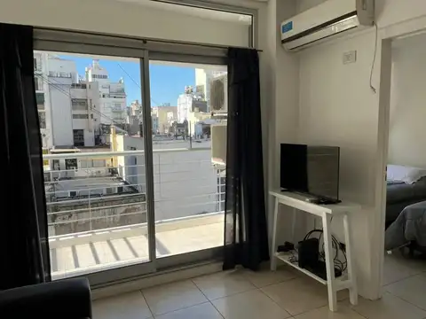 Balvanera comfort- Luminoso y completo 2 ambientes.