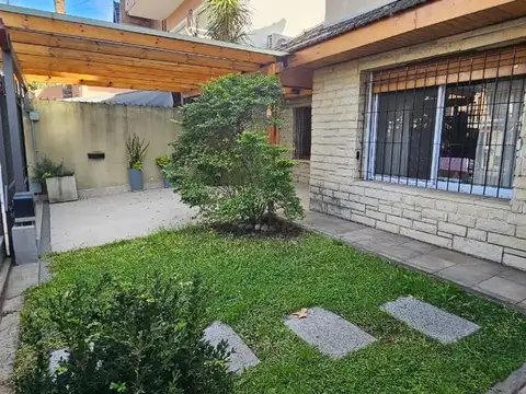 Casa en Venta con 3 cocheras