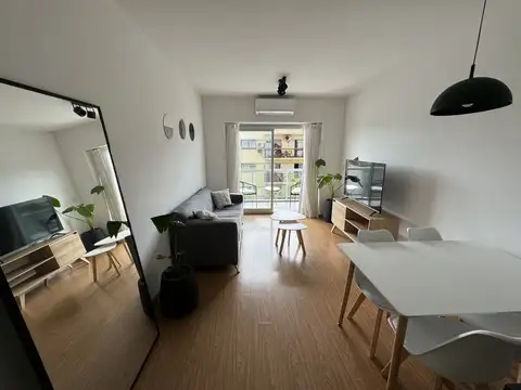 Charlone 500, Piso 5