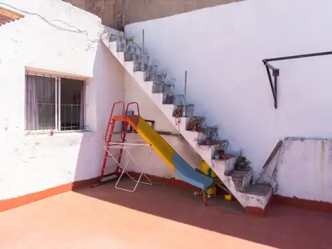 Casa 4 ambientes con 1 baño