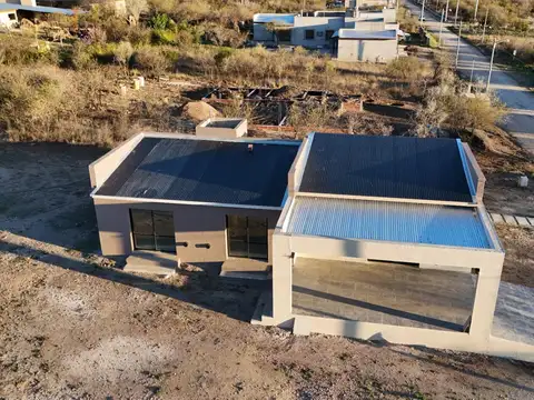 Casa 3 ambientes con 2 baños