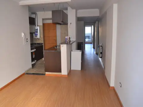 VENTA - Departamento 1 dormitorio con balcón frente y contrafrente - Centro, Rosario.