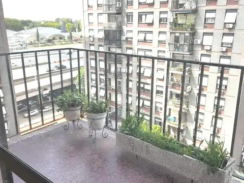 Gualeguay 50  *     9º B - dpto. 4 amb. c/cochera .  SUM., con renta.