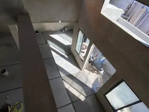 CANNING - Local a metros Rotonda de la Mujer