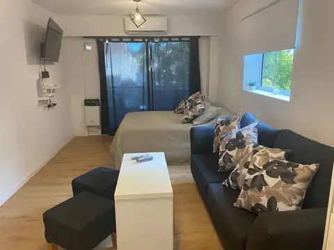 Montevideo 500, Piso Mon