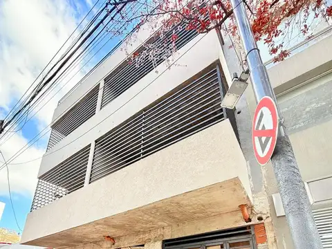 Depto Tipo Casa 3 ambientes con 2 baños