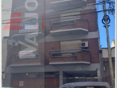 Departamento 1 ambiente al frente con balcón