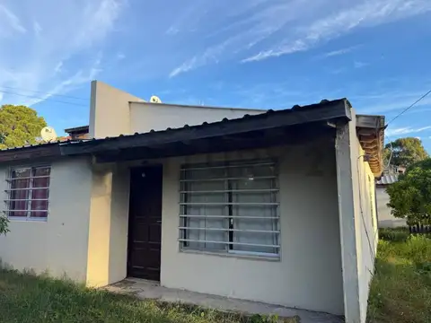 50 bis y 33 bis. Casa en venta de 2 dormitorios en San Clemente