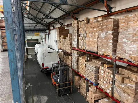 Excelente deposito en venta en Paternal. Zonificación: Mixtura 3.