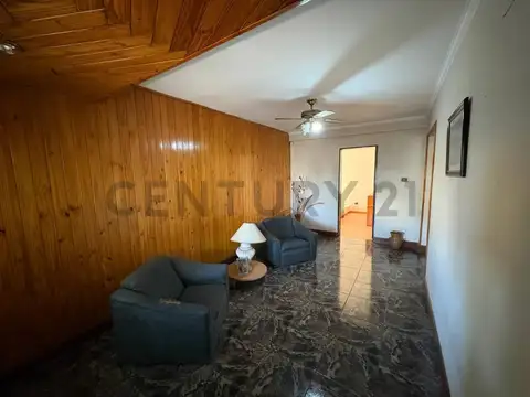 Venta Casa 2 dormitorios, cómodin más casa de huéspedes. Rosario