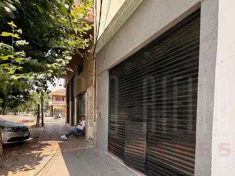 ¡ALQUILER LOCAL COMERCIAL SOBRE AVENIDA EN QUILMES OESTE!