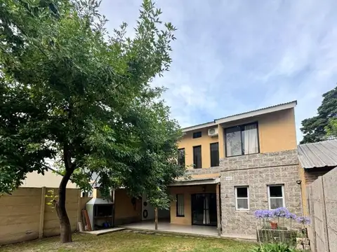 CASA 4 AMBIENTES DE VICENZO PILAR JARDIN ESTUDIO