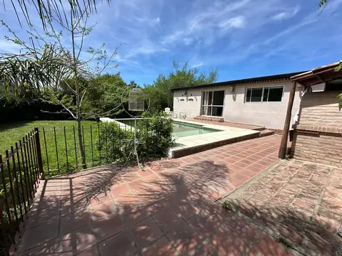Casa en Venta con 2 cocheras