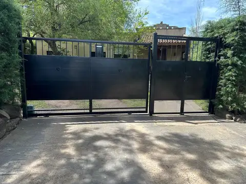 Casa 6 ambientes con 4 baños