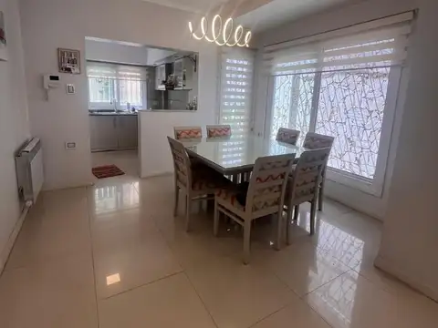 Avenida Coronel Leonardo Rosales 500