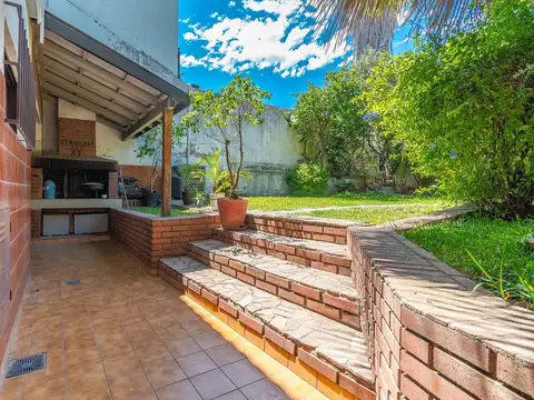 Casa 5 ambientes con 4 baños