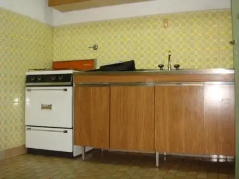 Pje Las Tunas 11100, Piso 1