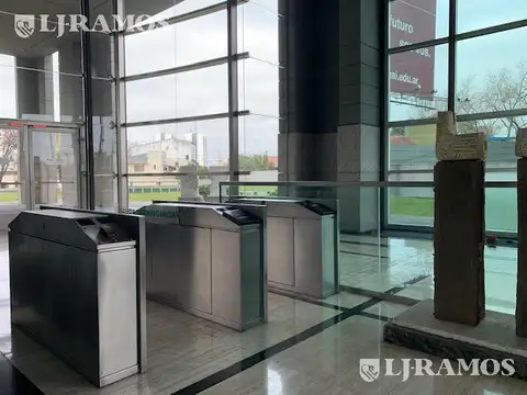 Oficina en Alquiler con 9 cocheras