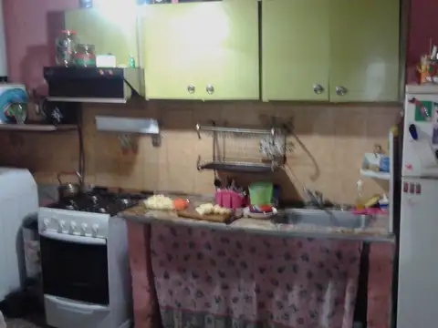 VENTA DE CASA DE 6 AMB. SOBRE LOTE PROPIO 8,66 X 20 EN FLORESTA  IDEAL INVERSOR O MULTIFAMILIAR)