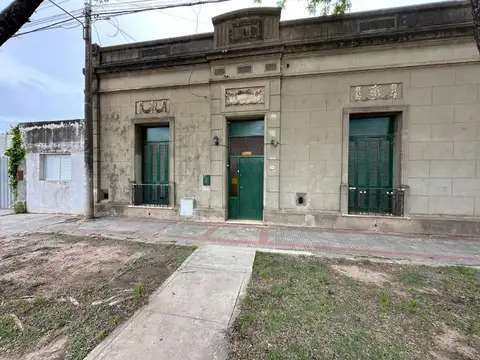 VENTA CASA Bo.SARMIENTO/COMERCIAL/ PROFESIONAL