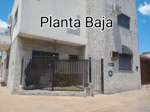 CASA AL FRENTE  C/ENTRADA INDEPENDIENTE