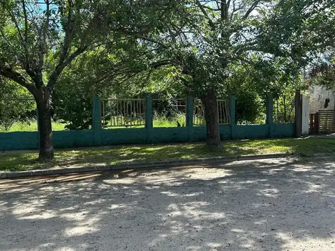 EN VENTA CASA CON AMPLIO TERRENO