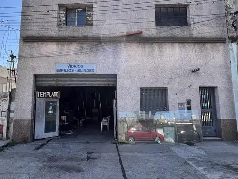 VENTA - Galpón con casa de 2 dormitorios y patio - Bella Vista, Rosario.