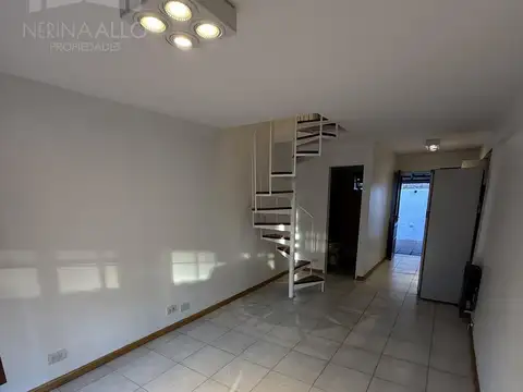 VENTA PH 3 AMBIENTES CASTELAR NORTE APTO CREDITO CON COCHERA