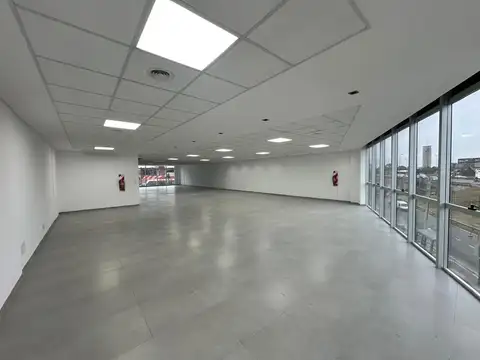 Excelente edificio a estrenar - 1200 m2 - 15 cocheras - Local comercial   Oficinas.