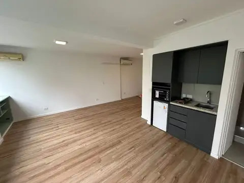 Oficina 2 ambientes con 1 baño