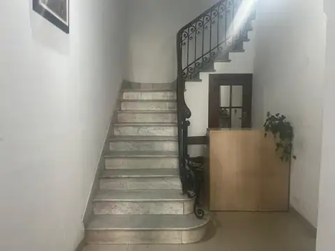 Oficina 5 ambientes con 3 baños