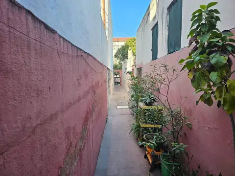 VENTA CASA SAN VICENTE CON 2 DEPTOS Y SALON