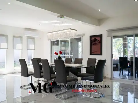 Casa 6 ambientes con 5 baños